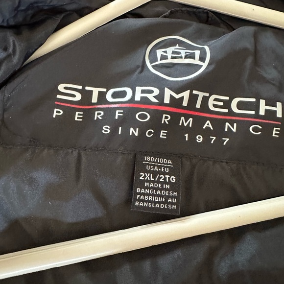 Storm tech packable jacket NWT 2xl black, inside pocket. - Picture 5 of 6